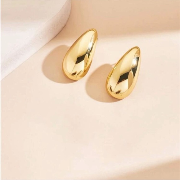 NWOT Maeve Gold Water Drop Post Earrings - Picture 3 of 3
